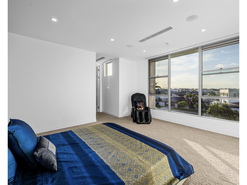 46-48 Royal Albert Crescent, Sovereign Islands QLD 4216