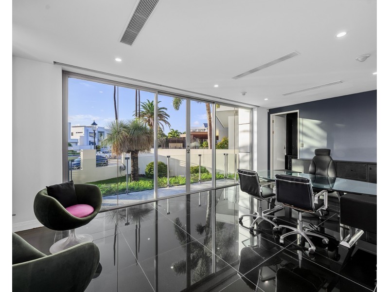 46-48 Royal Albert Crescent, Sovereign Islands QLD 4216