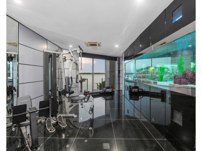 46-48 Royal Albert Crescent, Sovereign Islands QLD 4216