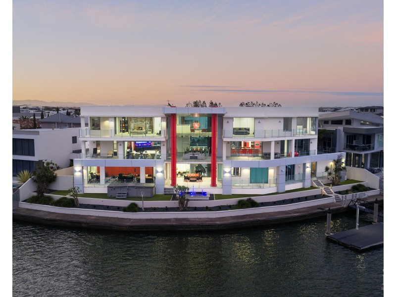 46-48 Royal Albert Crescent, Sovereign Islands QLD 4216