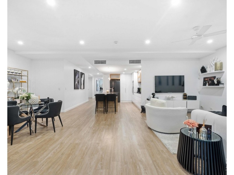 6048 Garda Avenue, Hope Island QLD 4212