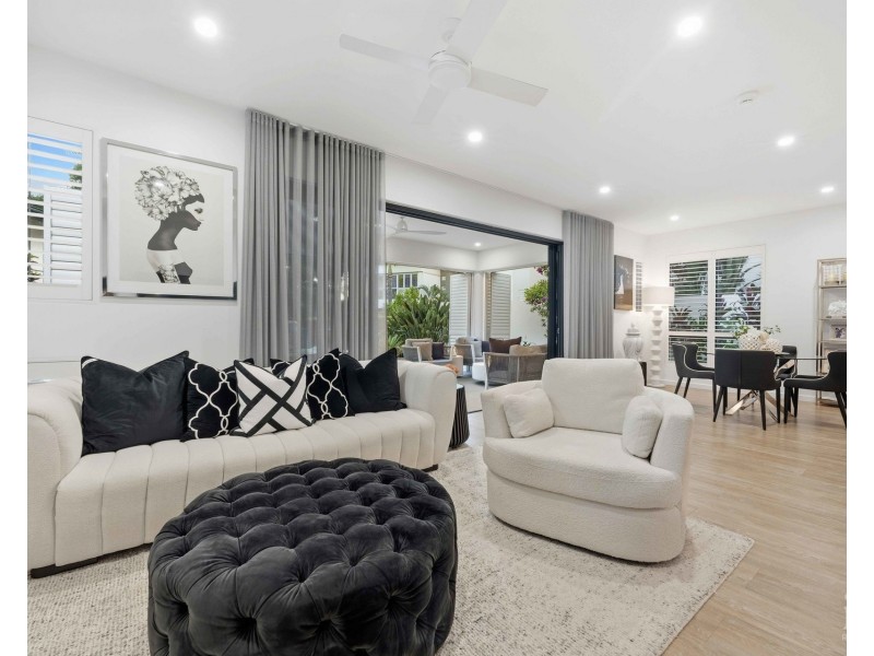 6048 Garda Avenue, Hope Island QLD 4212