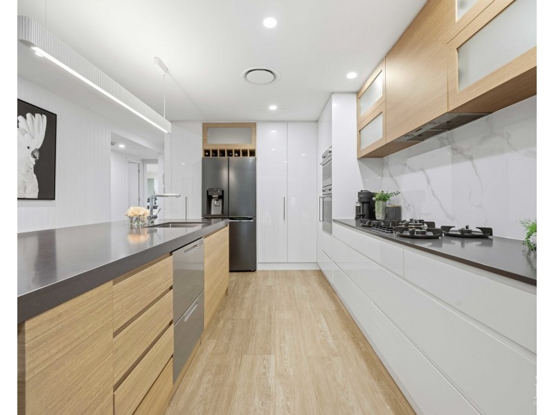 6048 Garda Avenue, Hope Island QLD 4212