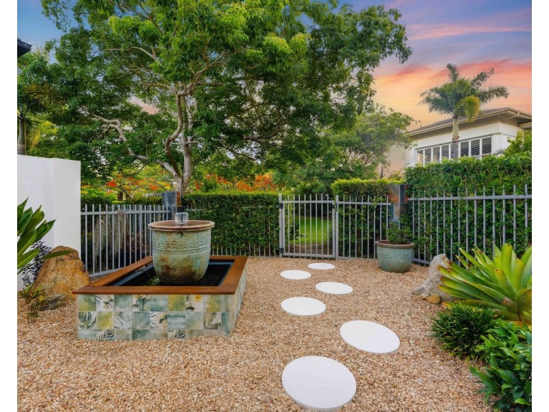 6048 Garda Avenue, Hope Island QLD 4212