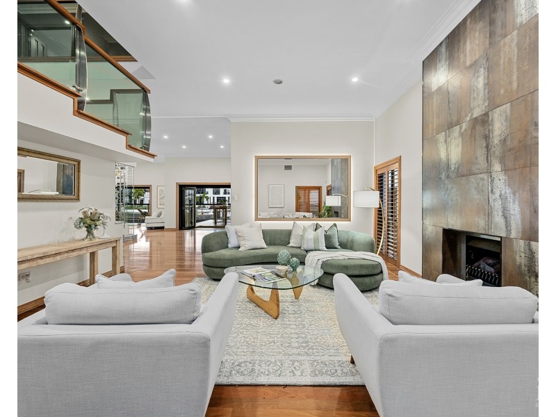 23 King Charles Drive, Sovereign Islands QLD 4216