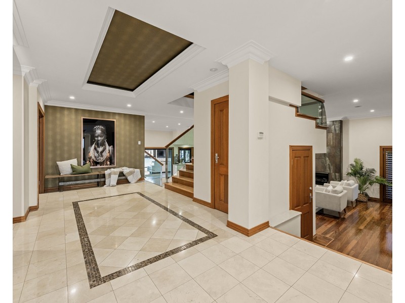 23 King Charles Drive, Sovereign Islands QLD 4216