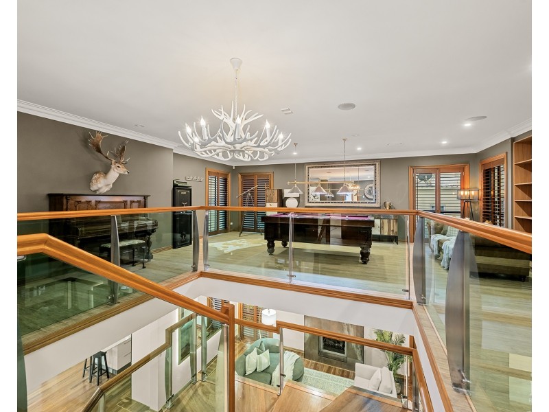 23 King Charles Drive, Sovereign Islands QLD 4216