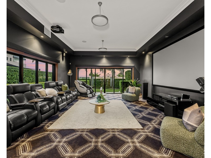 23 King Charles Drive, Sovereign Islands QLD 4216