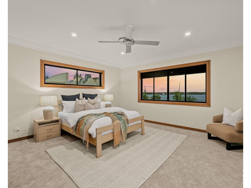 23 King Charles Drive, Sovereign Islands QLD 4216