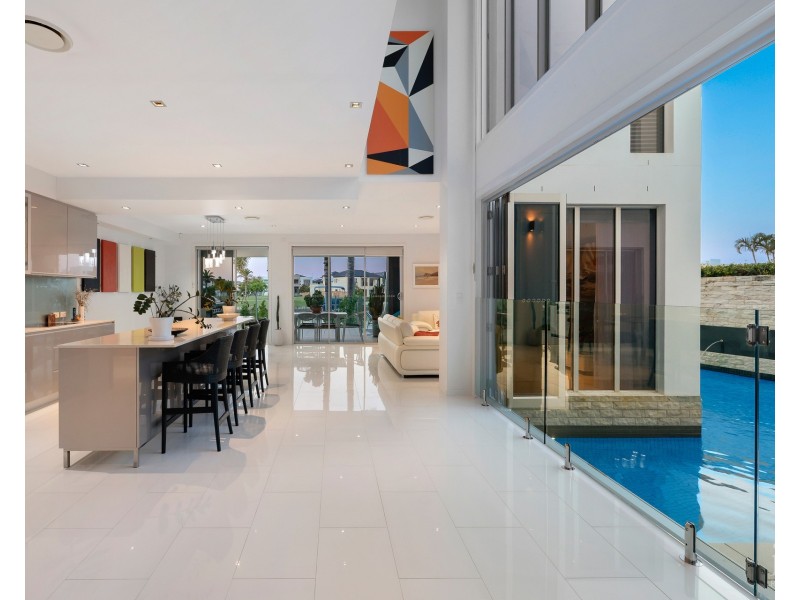 49 Royal Albert Crescent, Sovereign Islands QLD 4216