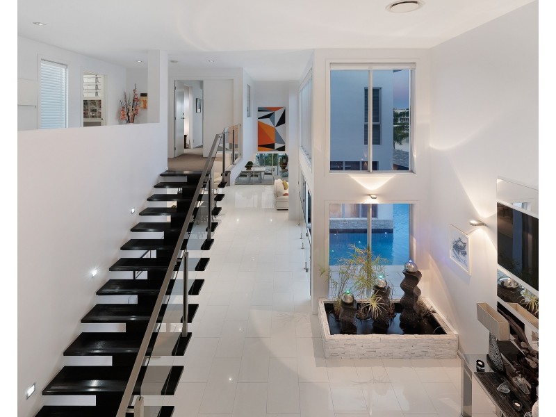 49 Royal Albert Crescent, Sovereign Islands QLD 4216