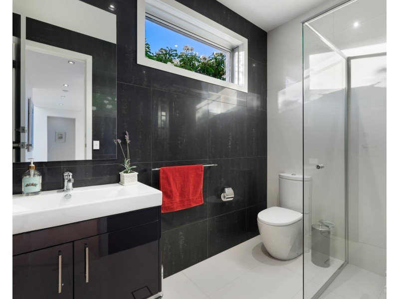 49 Royal Albert Crescent, Sovereign Islands QLD 4216