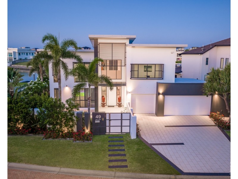 49 Royal Albert Crescent, Sovereign Islands QLD 4216