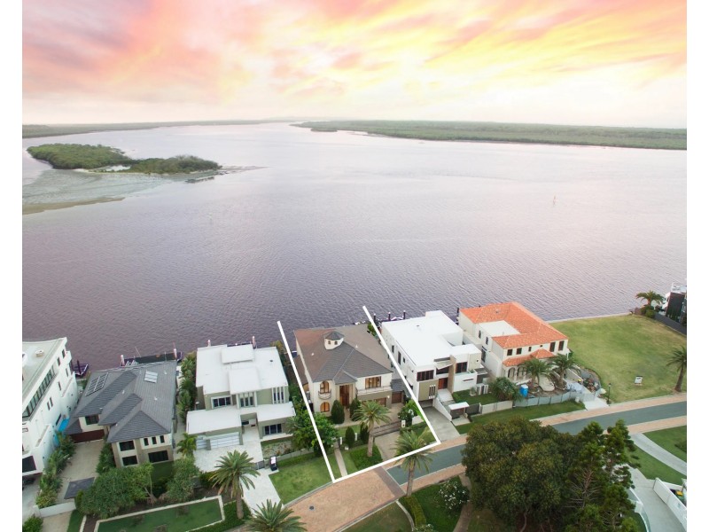 8 Knightsbridge Parade East, Sovereign Islands QLD 4216