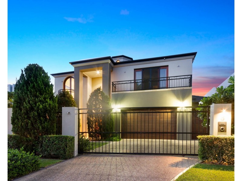 8 Knightsbridge Parade East, Sovereign Islands QLD 4216