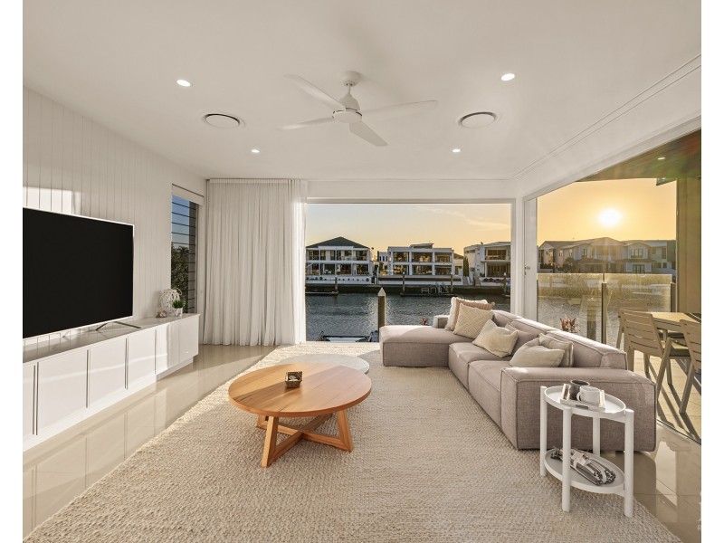 78 Royal Albert Crescent, Sovereign Islands QLD 4216