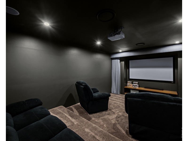 78 Royal Albert Crescent, Sovereign Islands QLD 4216