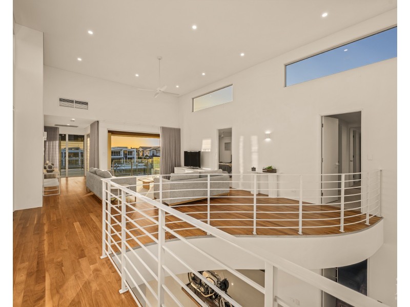78 Royal Albert Crescent, Sovereign Islands QLD 4216
