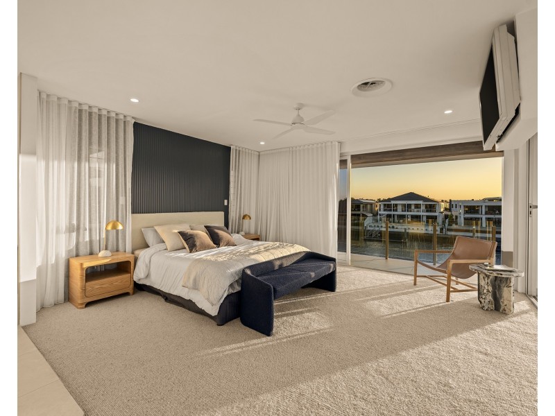 78 Royal Albert Crescent, Sovereign Islands QLD 4216