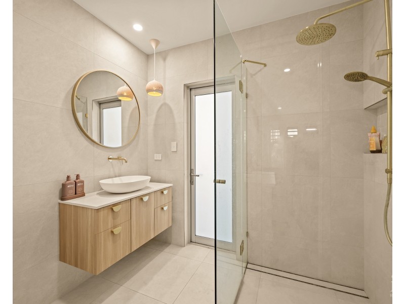 78 Royal Albert Crescent, Sovereign Islands QLD 4216