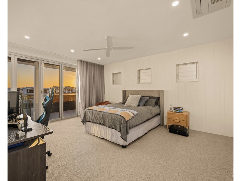 78 Royal Albert Crescent, Sovereign Islands QLD 4216