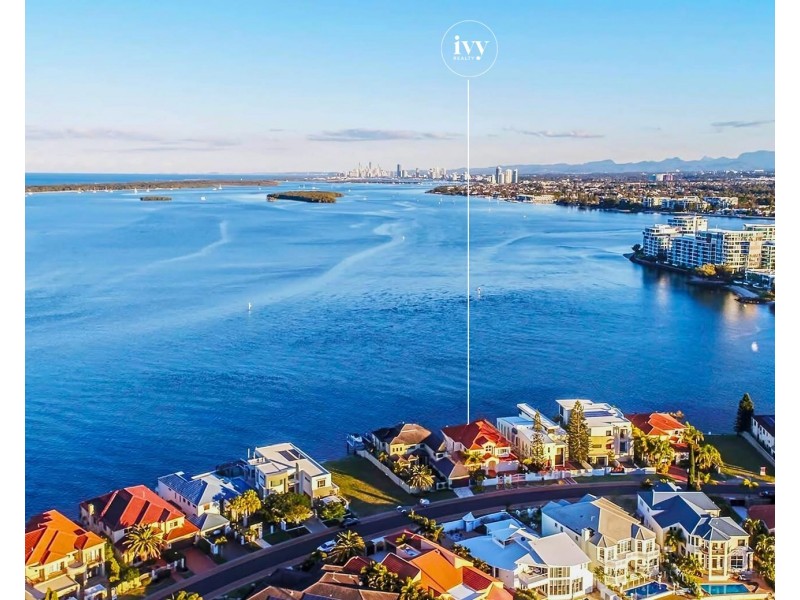 25 King Arthurs Court, Sovereign Islands QLD 4216