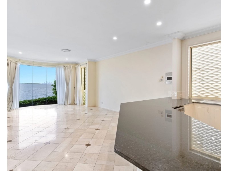 25 King Arthurs Court, Sovereign Islands QLD 4216