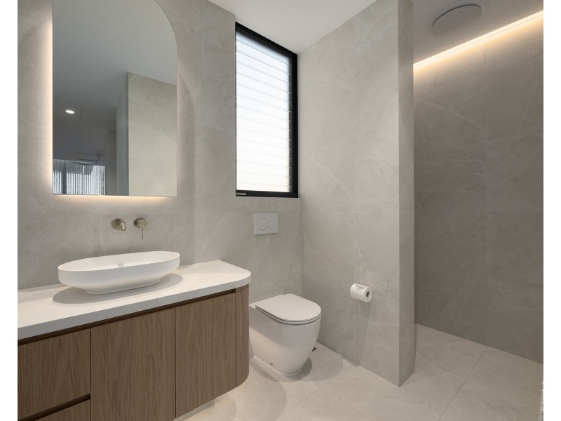 2629 Virginia Drive, Hope Island QLD 4212