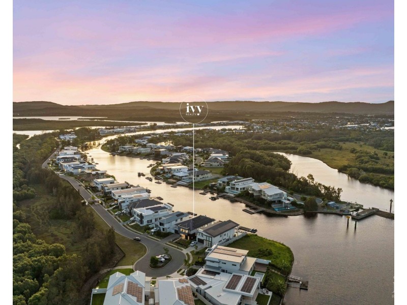 188 Lake Serenity Boulevard, Helensvale QLD 4212