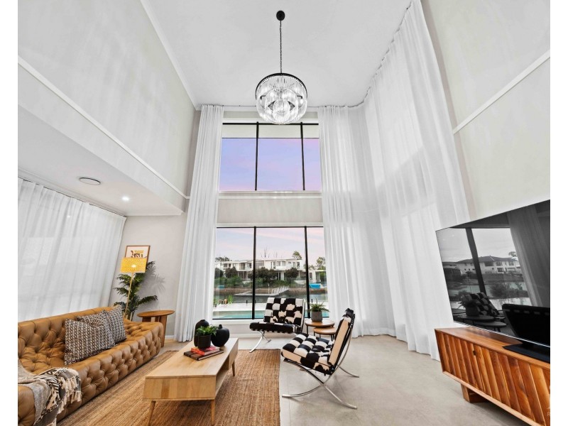 188 Lake Serenity Boulevard, Helensvale QLD 4212