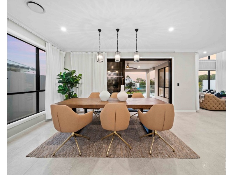 188 Lake Serenity Boulevard, Helensvale QLD 4212