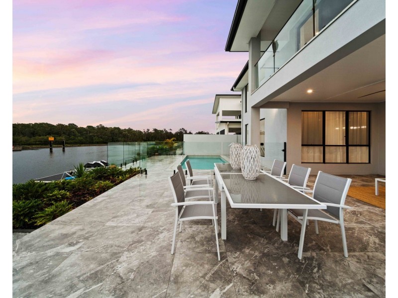 188 Lake Serenity Boulevard, Helensvale QLD 4212