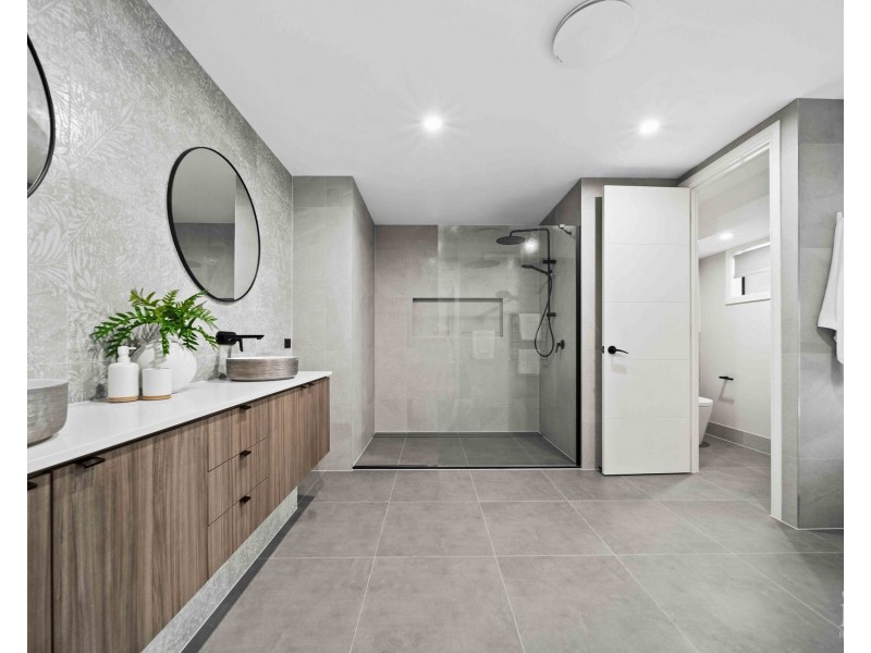 188 Lake Serenity Boulevard, Helensvale QLD 4212