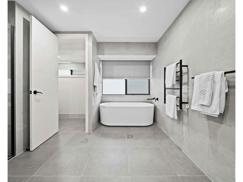 188 Lake Serenity Boulevard, Helensvale QLD 4212