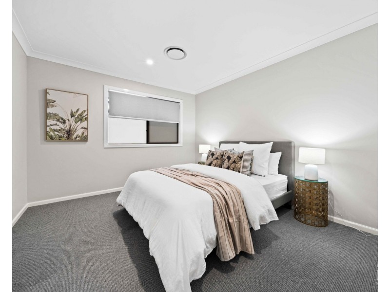 188 Lake Serenity Boulevard, Helensvale QLD 4212