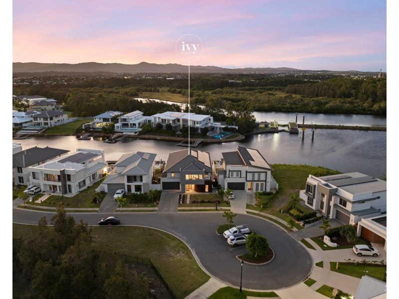 188 Lake Serenity Boulevard, Helensvale QLD 4212