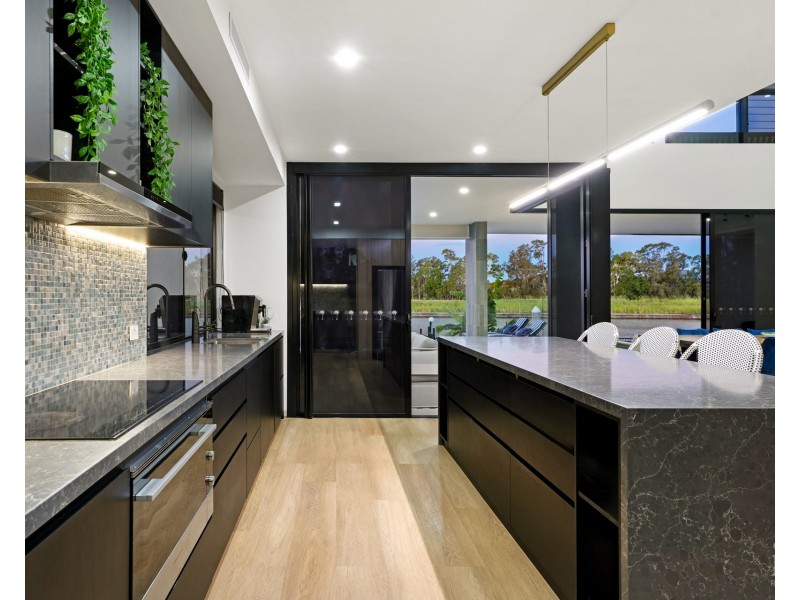 85 Marina Parade, Jacobs Well QLD 4208