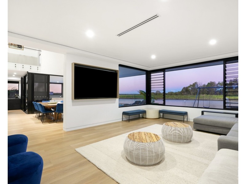 85 Marina Parade, Jacobs Well QLD 4208