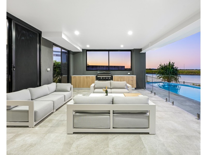 85 Marina Parade, Jacobs Well QLD 4208