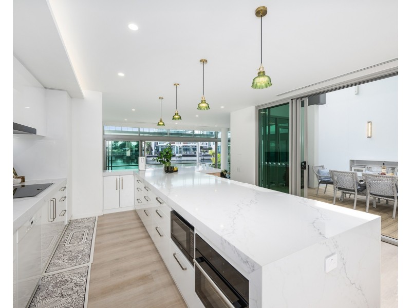 8103/2 Ephraim Island Parade, Paradise Point QLD 4216