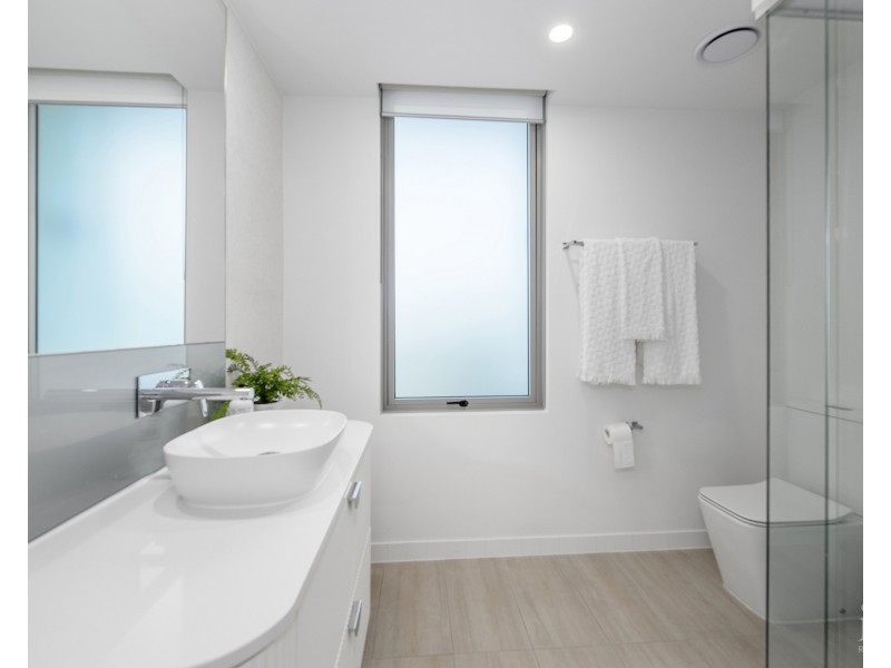 8103/2 Ephraim Island Parade, Paradise Point QLD 4216