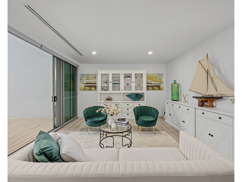 8103/2 Ephraim Island Parade, Paradise Point QLD 4216