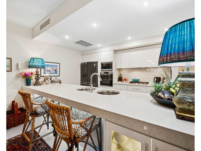 1789/1 Rialto Quay Drive, Hope Island QLD 4212