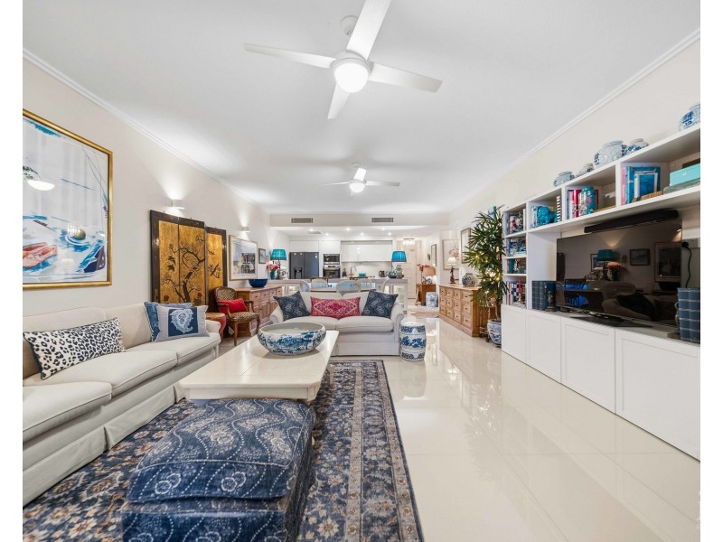 1789/1 Rialto Quay Drive, Hope Island QLD 4212
