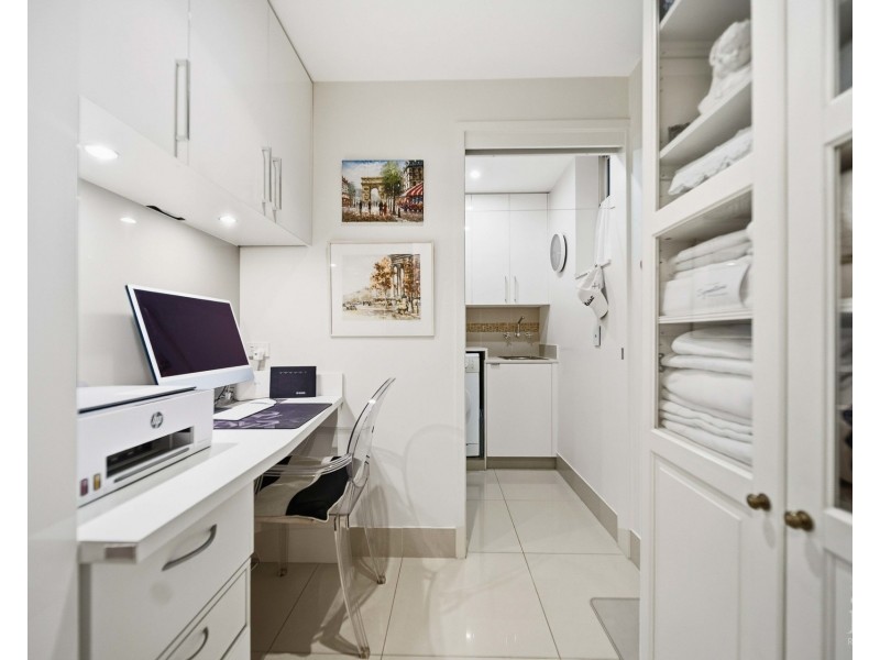 1789/1 Rialto Quay Drive, Hope Island QLD 4212