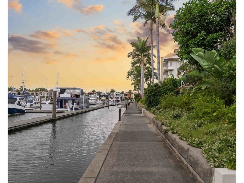 1789/1 Rialto Quay Drive, Hope Island QLD 4212