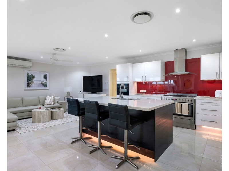 88 Burrendong Road, Coombabah QLD 4216