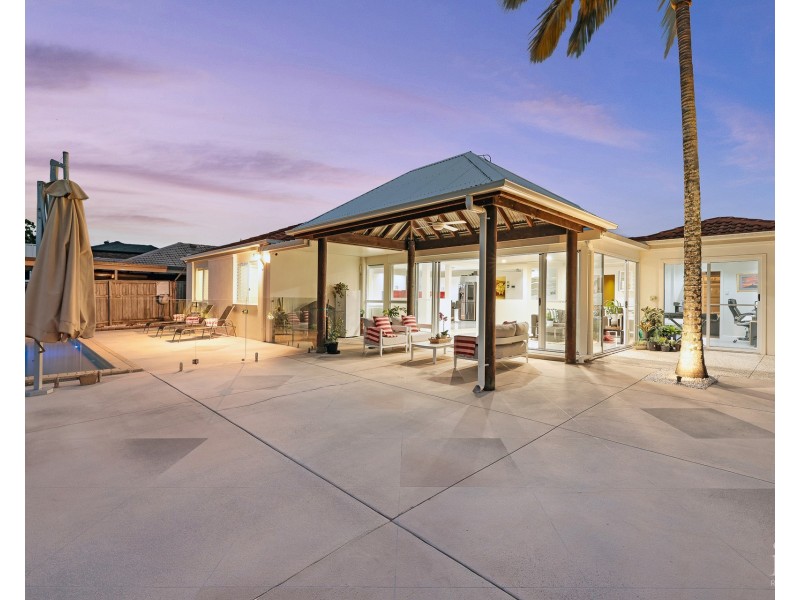 88 Burrendong Road, Coombabah QLD 4216