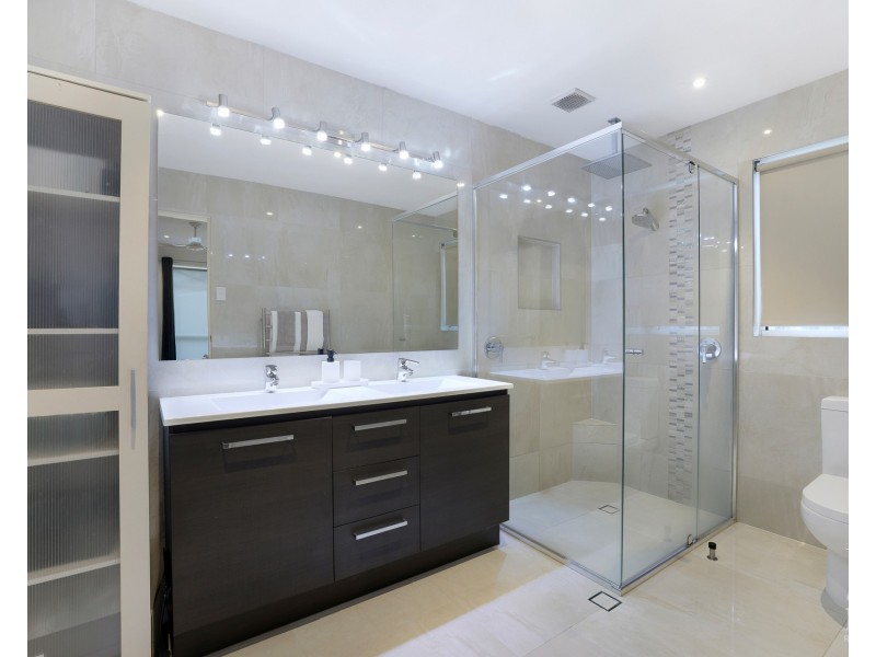 88 Burrendong Road, Coombabah QLD 4216