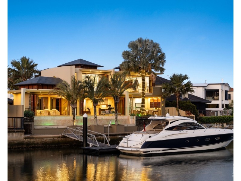 31 The Sovereign Mile, Sovereign Islands QLD 4216